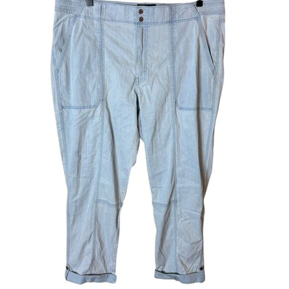 WHBM Women’s Sz 16 Curvy Mid-Rise Pret-A-Pedi Straight Crop Pants New NWT - Picture 1 of 6